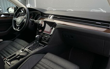 Volkswagen Passat B8 рестайлинг, 2019 год, 2 455 900 рублей, 8 фотография