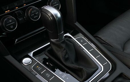 Volkswagen Passat B8 рестайлинг, 2019 год, 2 455 900 рублей, 16 фотография