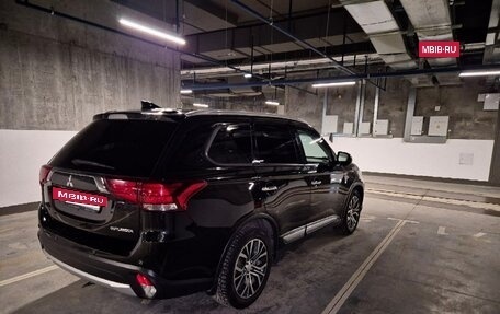 Mitsubishi Outlander III рестайлинг 3, 2018 год, 1 645 000 рублей, 3 фотография