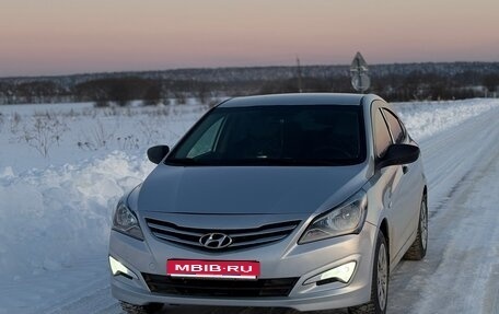 Hyundai Solaris II рестайлинг, 2014 год, 975 000 рублей, 1 фотография