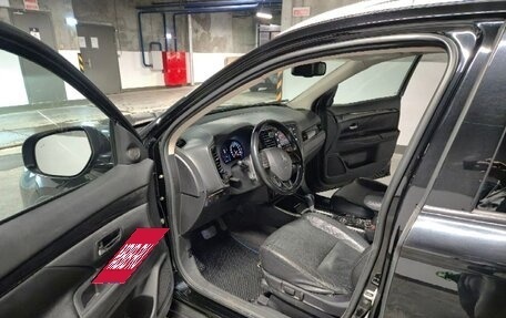 Mitsubishi Outlander III рестайлинг 3, 2018 год, 1 645 000 рублей, 9 фотография