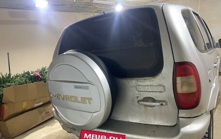 Chevrolet Niva I рестайлинг, 2003 год, 210 000 рублей, 4 фотография