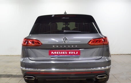 Volkswagen Touareg III, 2018 год, 4 390 000 рублей, 7 фотография