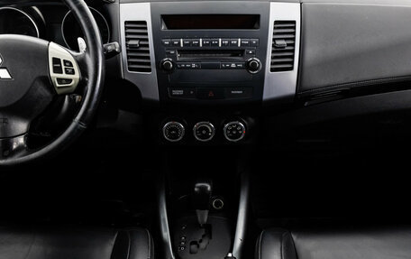 Mitsubishi Outlander III рестайлинг 3, 2010 год, 1 099 000 рублей, 14 фотография