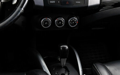 Mitsubishi Outlander III рестайлинг 3, 2010 год, 1 099 000 рублей, 13 фотография