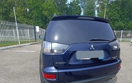 Mitsubishi Outlander III рестайлинг 3, 2010 год, 799 999 рублей, 4 фотография