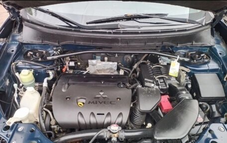 Mitsubishi Outlander III рестайлинг 3, 2010 год, 799 999 рублей, 8 фотография