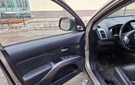 Mitsubishi Outlander III рестайлинг 3, 2007 год, 1 250 000 рублей, 9 фотография