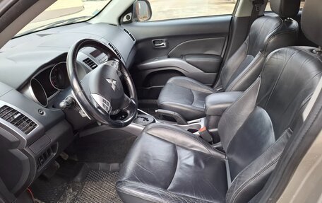 Mitsubishi Outlander III рестайлинг 3, 2007 год, 1 250 000 рублей, 10 фотография