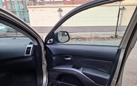 Mitsubishi Outlander III рестайлинг 3, 2007 год, 1 250 000 рублей, 17 фотография