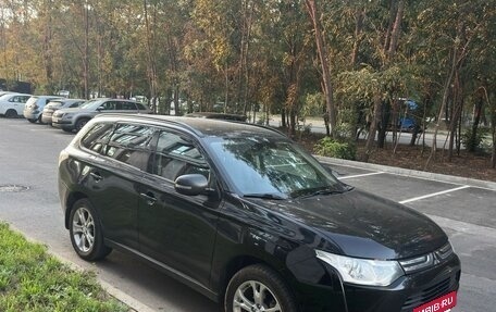 Mitsubishi Outlander III рестайлинг 3, 2012 год, 1 330 000 рублей, 2 фотография