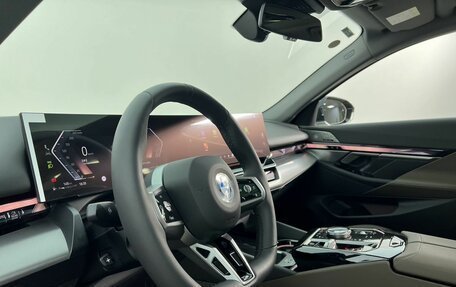 BMW 5 серия, 2025 год, 8 495 000 рублей, 10 фотография