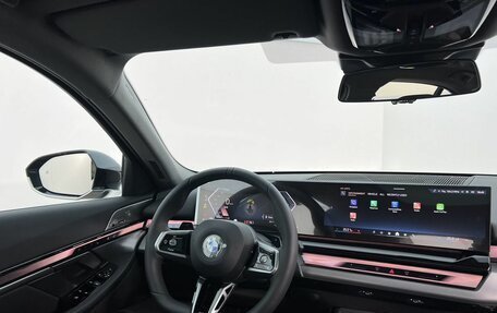 BMW 5 серия, 2025 год, 8 495 000 рублей, 12 фотография