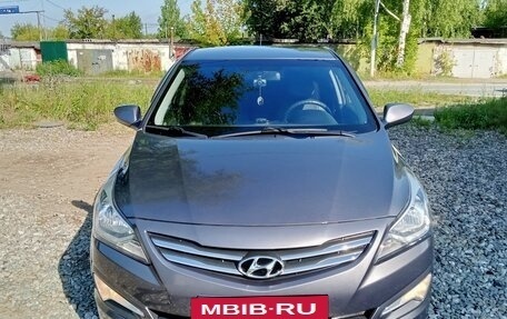 Hyundai Solaris II рестайлинг, 2015 год, 860 000 рублей, 2 фотография