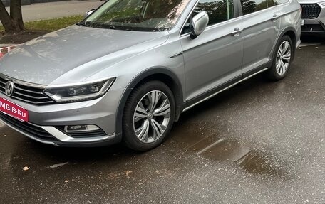 Volkswagen Passat B8 рестайлинг, 2018 год, 2 900 000 рублей, 13 фотография