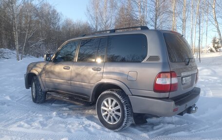 Toyota Land Cruiser 100 рестайлинг 2, 2007 год, 2 600 000 рублей, 3 фотография