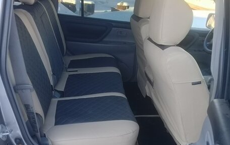 Toyota Land Cruiser 100 рестайлинг 2, 2007 год, 2 600 000 рублей, 8 фотография