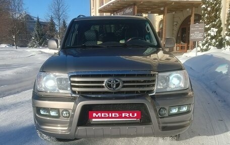 Toyota Land Cruiser 100 рестайлинг 2, 2007 год, 2 600 000 рублей, 5 фотография