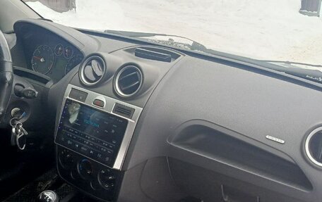 Ford Fiesta, 2006 год, 285 000 рублей, 11 фотография