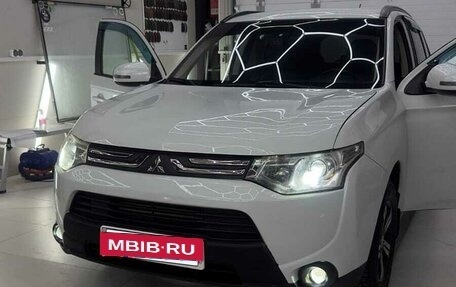 Mitsubishi Outlander III рестайлинг 3, 2012 год, 1 199 000 рублей, 22 фотография