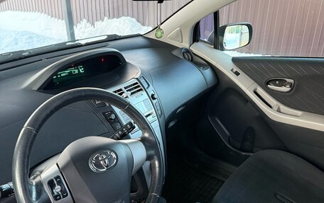 Toyota Yaris III рестайлинг, 2007 год, 450 000 рублей, 8 фотография