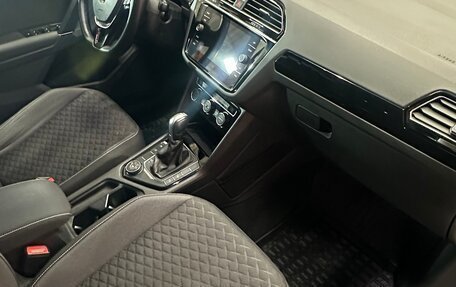 Volkswagen Tiguan II, 2018 год, 2 449 000 рублей, 10 фотография