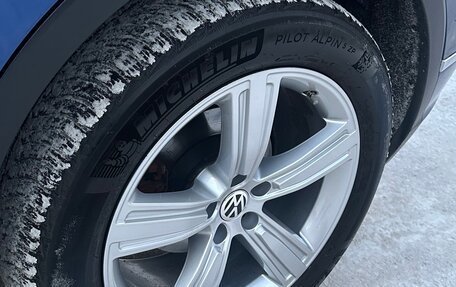 Volkswagen Tiguan II, 2018 год, 2 449 000 рублей, 5 фотография