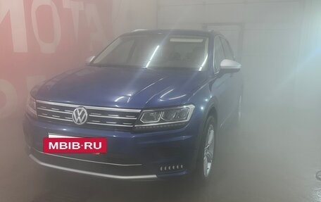 Volkswagen Tiguan II, 2018 год, 2 449 000 рублей, 18 фотография
