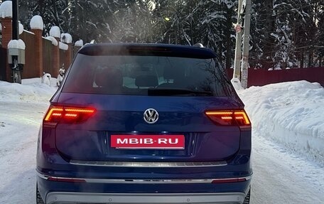 Volkswagen Tiguan II, 2018 год, 2 449 000 рублей, 21 фотография