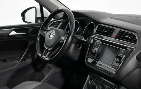 Volkswagen Tiguan II, 2017 год, 1 725 000 рублей, 13 фотография