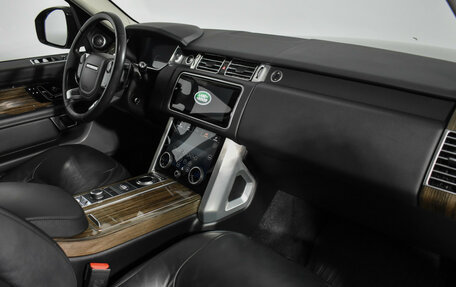 Land Rover Range Rover IV рестайлинг, 2018 год, 4 900 000 рублей, 14 фотография