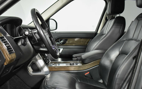 Land Rover Range Rover IV рестайлинг, 2018 год, 4 900 000 рублей, 10 фотография