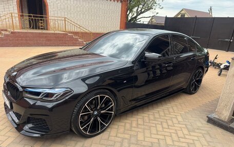 BMW 5 серия, 2018 год, 3 430 000 рублей, 3 фотография