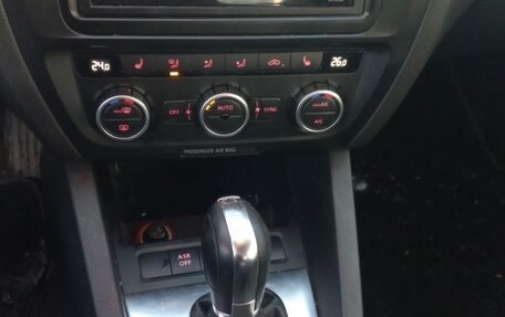 Volkswagen Jetta VI, 2012 год, 880 000 рублей, 6 фотография