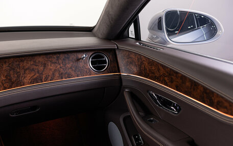 Bentley Flying Spur, 2022 год, 32 990 000 рублей, 24 фотография