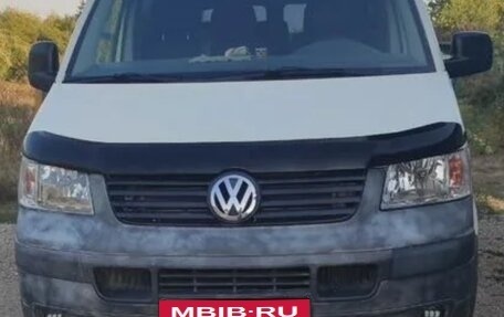 Volkswagen Transporter T5 рестайлинг, 2003 год, 1 250 000 рублей, 1 фотография