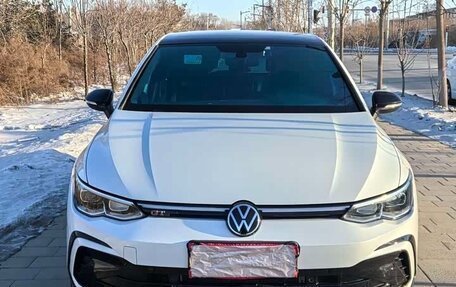 Volkswagen Golf VIII, 2022 год, 1 900 000 рублей, 2 фотография