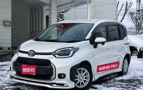 Toyota Sienta, 2023 год, 1 586 000 рублей, 1 фотография