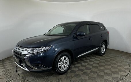 Mitsubishi Outlander III рестайлинг 3, 2019 год, 1 900 000 рублей, 1 фотография