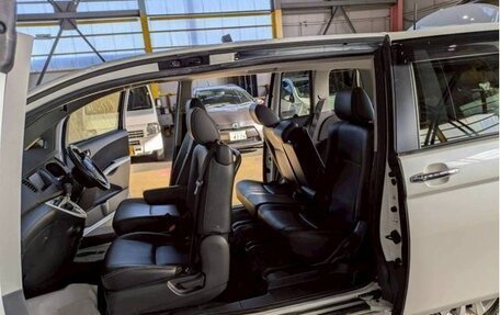 Toyota ISis I, 2016 год, 1 198 000 рублей, 22 фотография