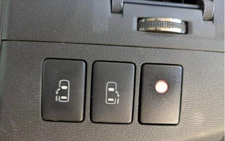 Toyota ISis I, 2016 год, 1 198 000 рублей, 23 фотография