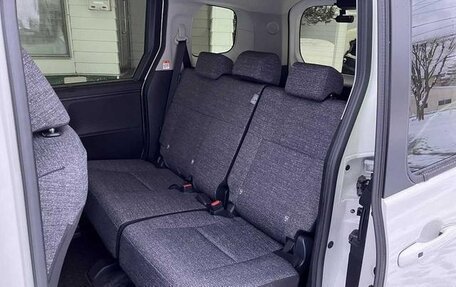 Toyota Sienta, 2023 год, 1 586 000 рублей, 37 фотография