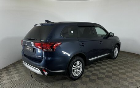 Mitsubishi Outlander III рестайлинг 3, 2019 год, 1 900 000 рублей, 6 фотография