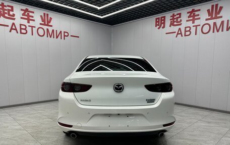 Mazda 3, 2021 год, 1 990 000 рублей, 4 фотография