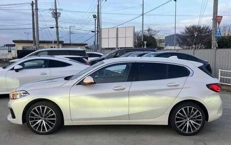 BMW 1 серия, 2024 год, 2 800 000 рублей, 4 фотография