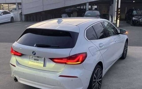 BMW 1 серия, 2024 год, 2 800 000 рублей, 5 фотография