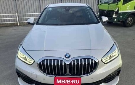 BMW 1 серия, 2024 год, 2 800 000 рублей, 2 фотография