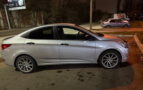 Hyundai Solaris II рестайлинг, 2014 год, 680 000 рублей, 3 фотография