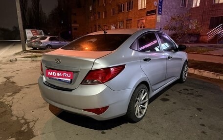 Hyundai Solaris II рестайлинг, 2014 год, 680 000 рублей, 2 фотография