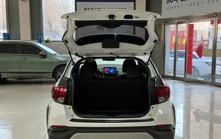 Toyota Yaris XP150 рестайлинг, 2022 год, 1 350 000 рублей, 5 фотография